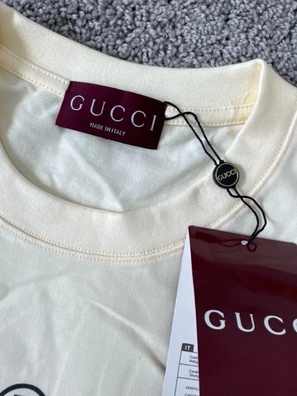 New Gucci Cream Short-Sleeve Logo T-Shirt with Black Print size XL USA Crewneck